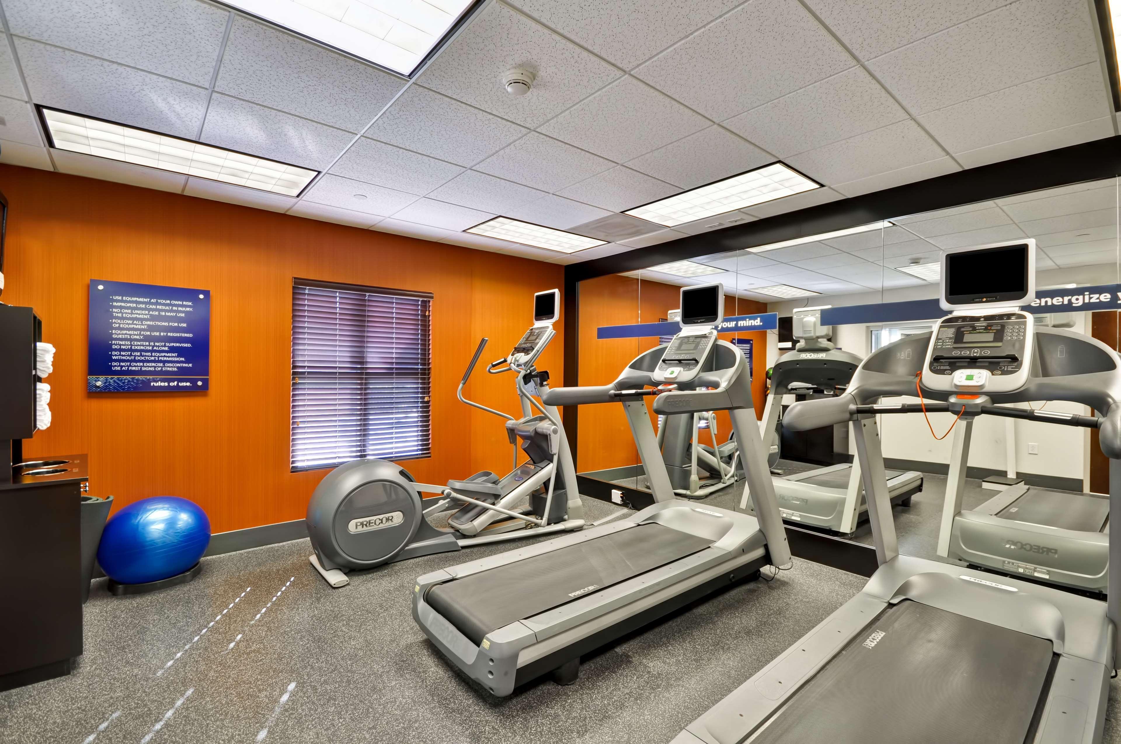Hampton Inn And Suites Fredericksburg Dış mekan fotoğraf